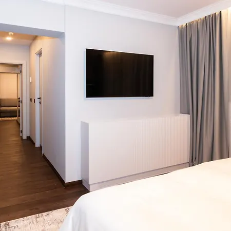 Rossa Luxury & فندق Narechenski Bani