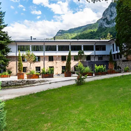 Rossa Luxury & فندق 5*