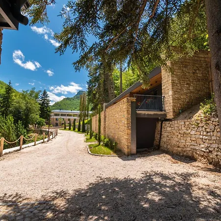 Rossa Luxury & فندق