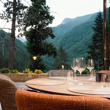 Rossa Luxury & Narechenski Bani